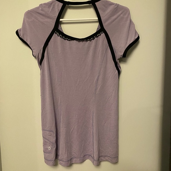 Lululemon Ruffle Open Back Reflective Tee - Picture 2 of 2